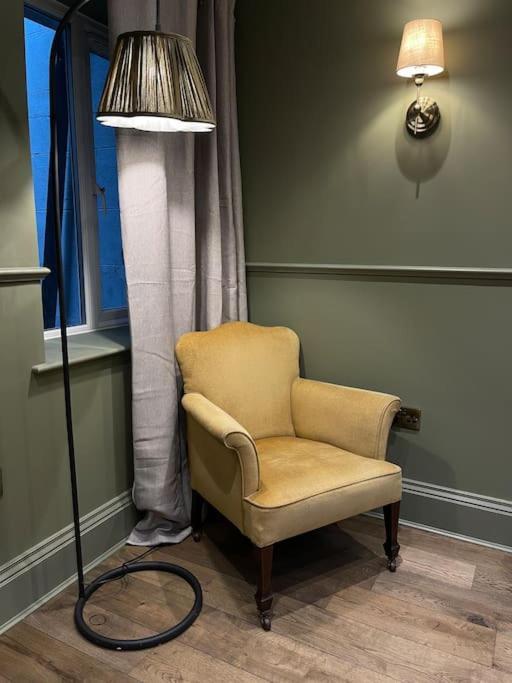 Peaceful Apartment In The Heart Of Frome Exterior foto